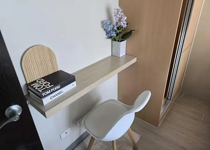 Apartment Modern Comfort & Snap Worthy With Pool, Gym &